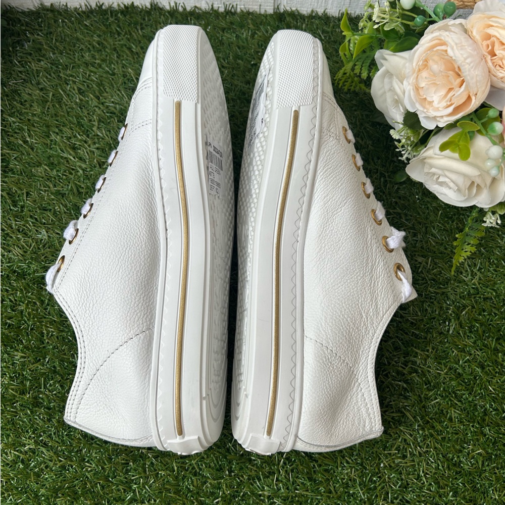 PAUL GREEN
White Women's White Sneakers with Gold Accents size Uk 3 US 5.5 NEW - Picture 14 of 17